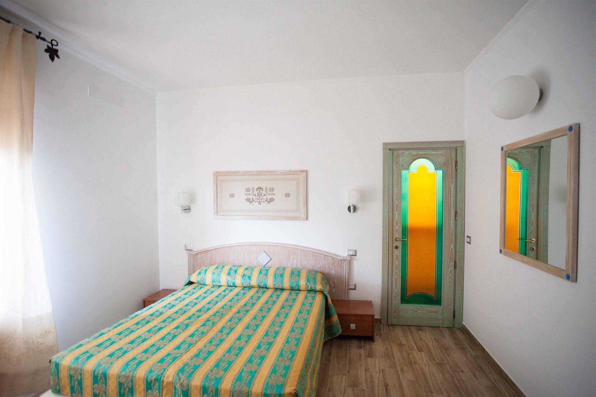 Locanda Degli Artisti Tortolì المظهر الخارجي الصورة