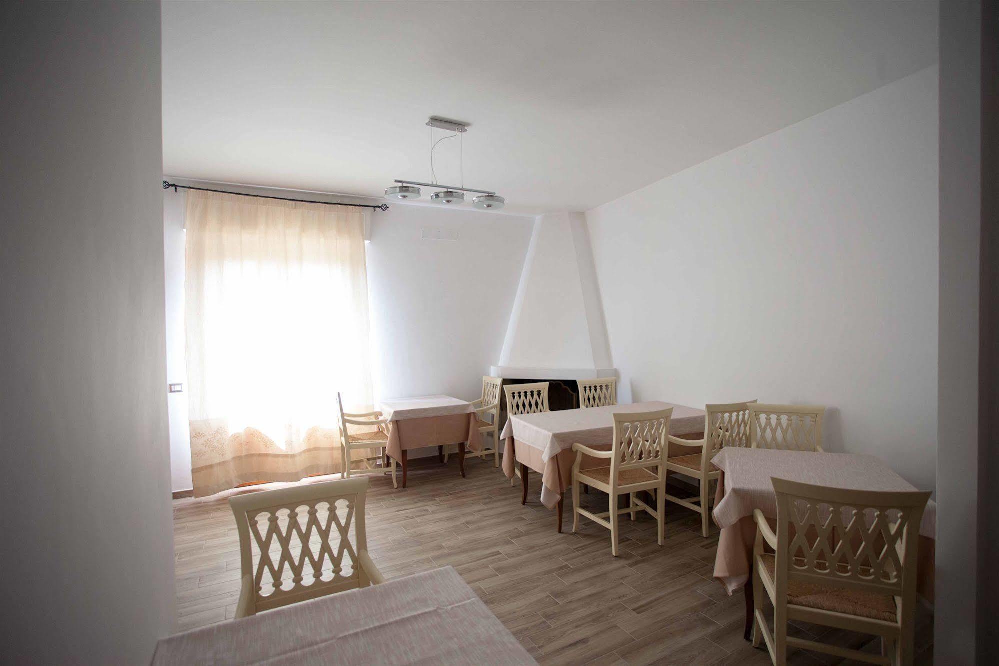 Locanda Degli Artisti Tortolì المظهر الخارجي الصورة