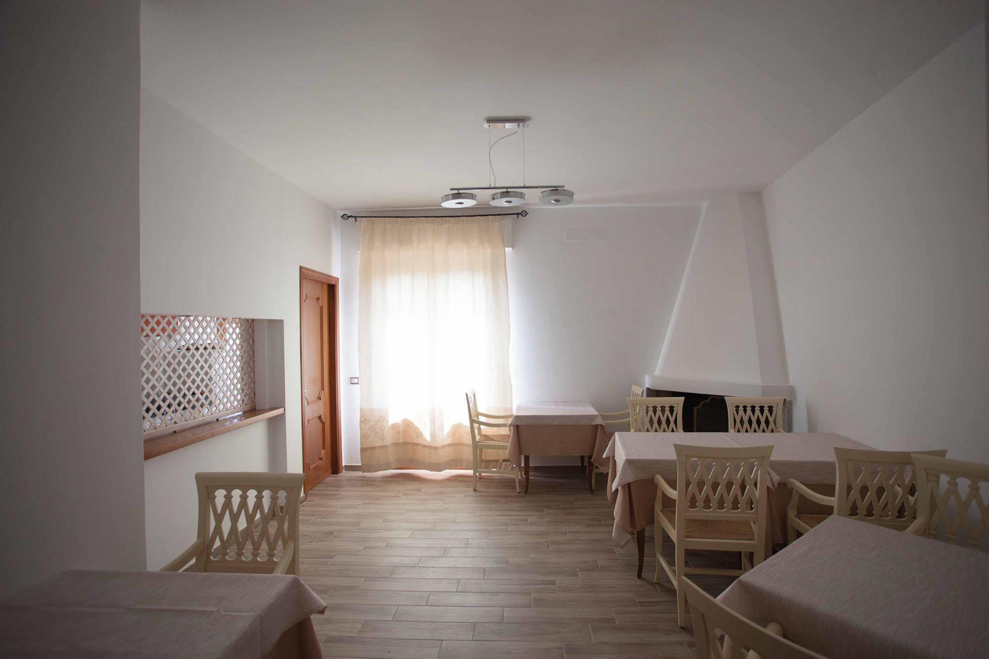 Locanda Degli Artisti Tortolì المظهر الخارجي الصورة